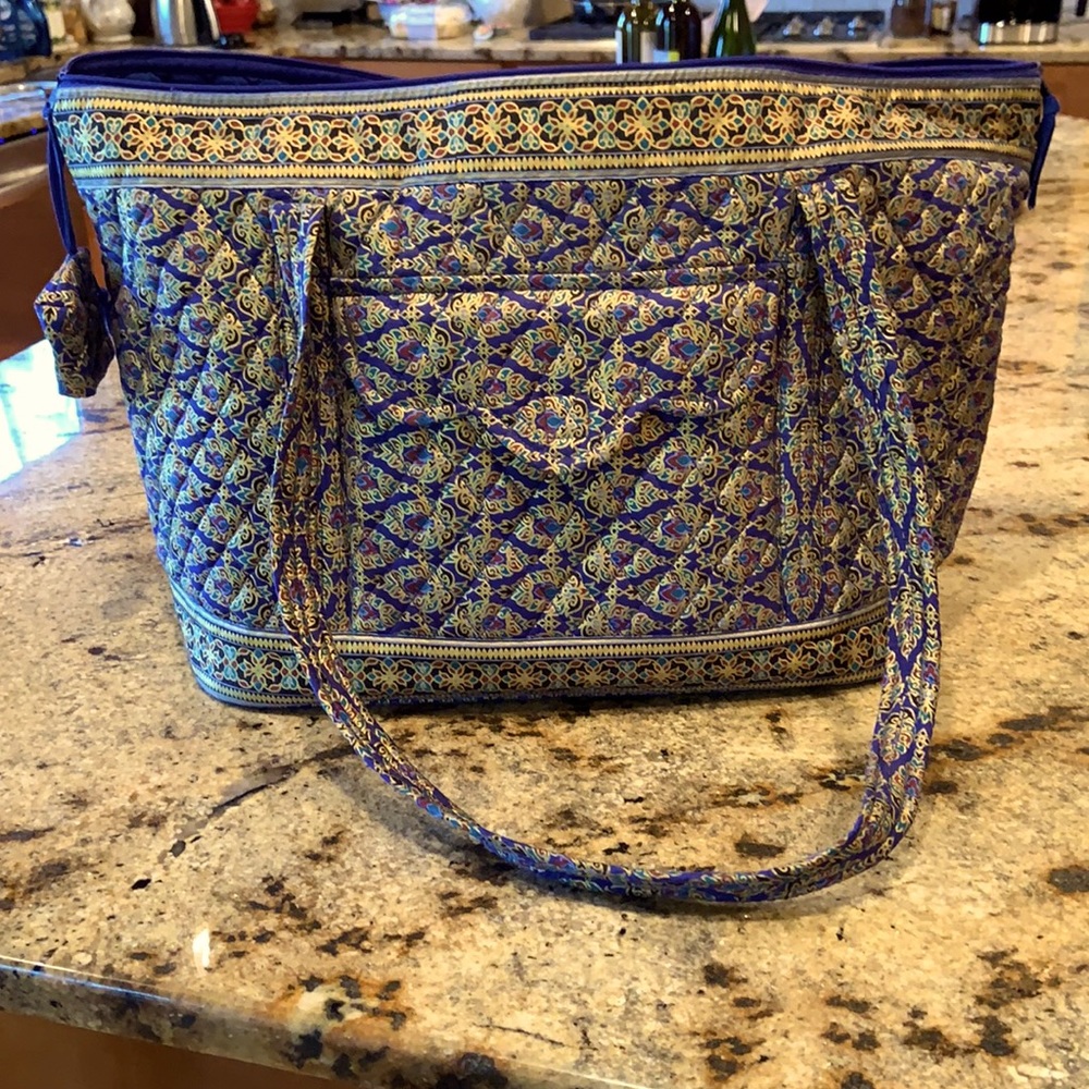 Multi purpose quilted zipped bag